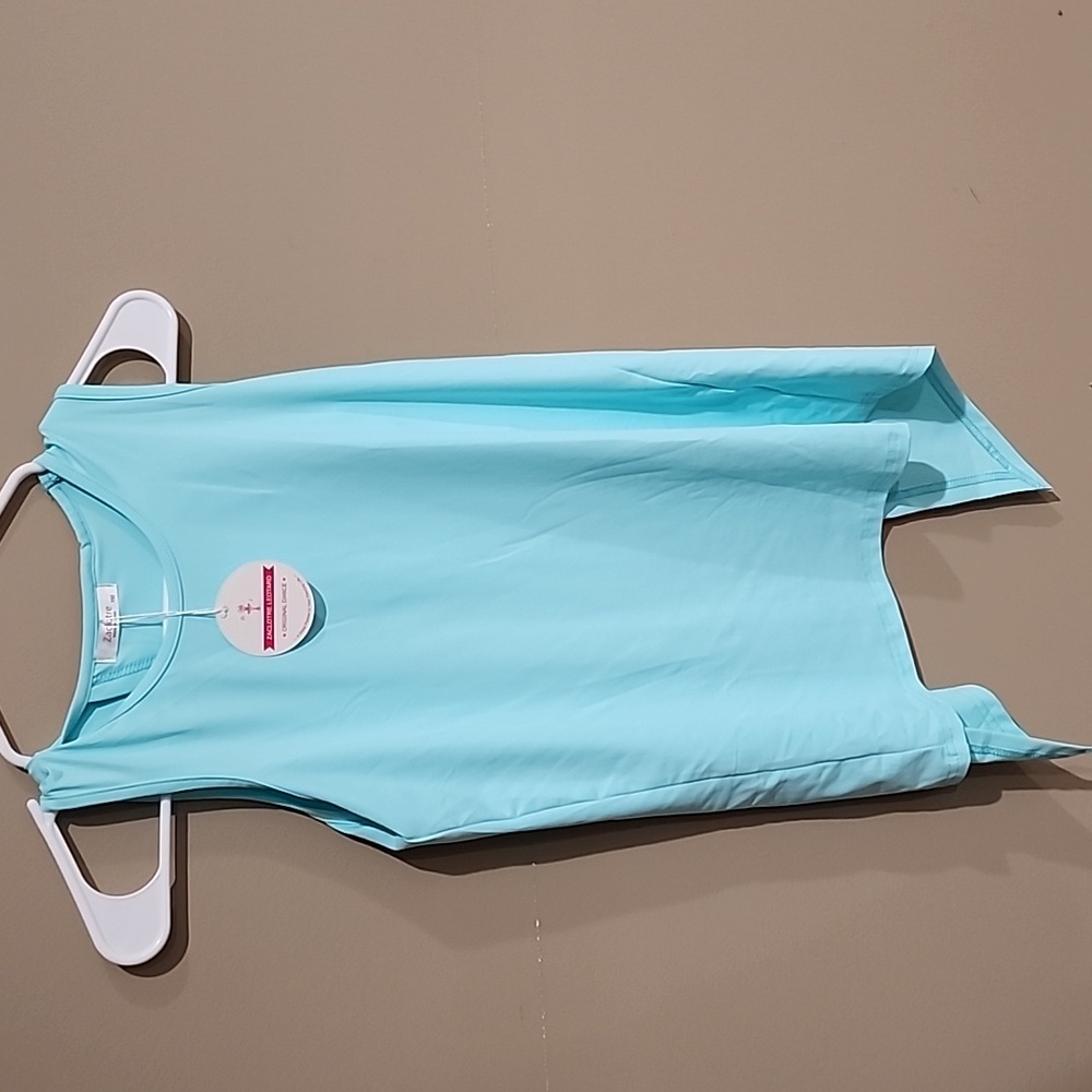 Dance tee with tie in back| NWT| Zaclotre|